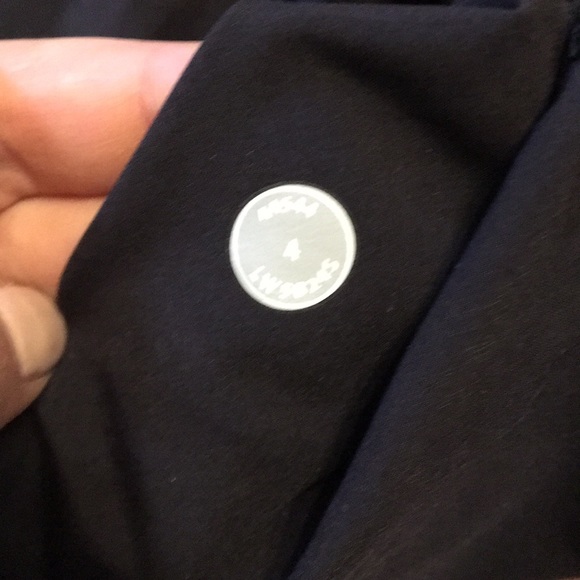 *sold*Lululemon Om Capri Joggers Size 4 - Picture 7 of 7